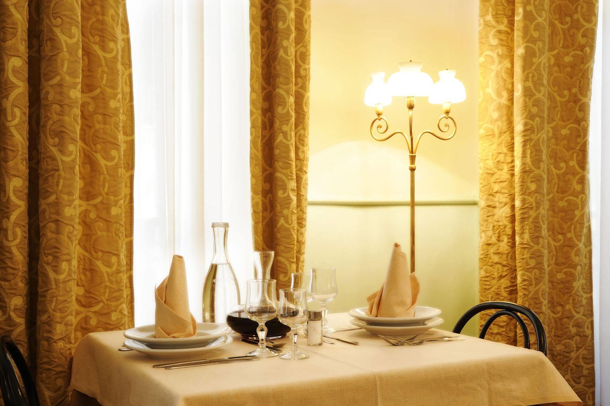 Hotel Alfieri Alassio Buitenkant foto