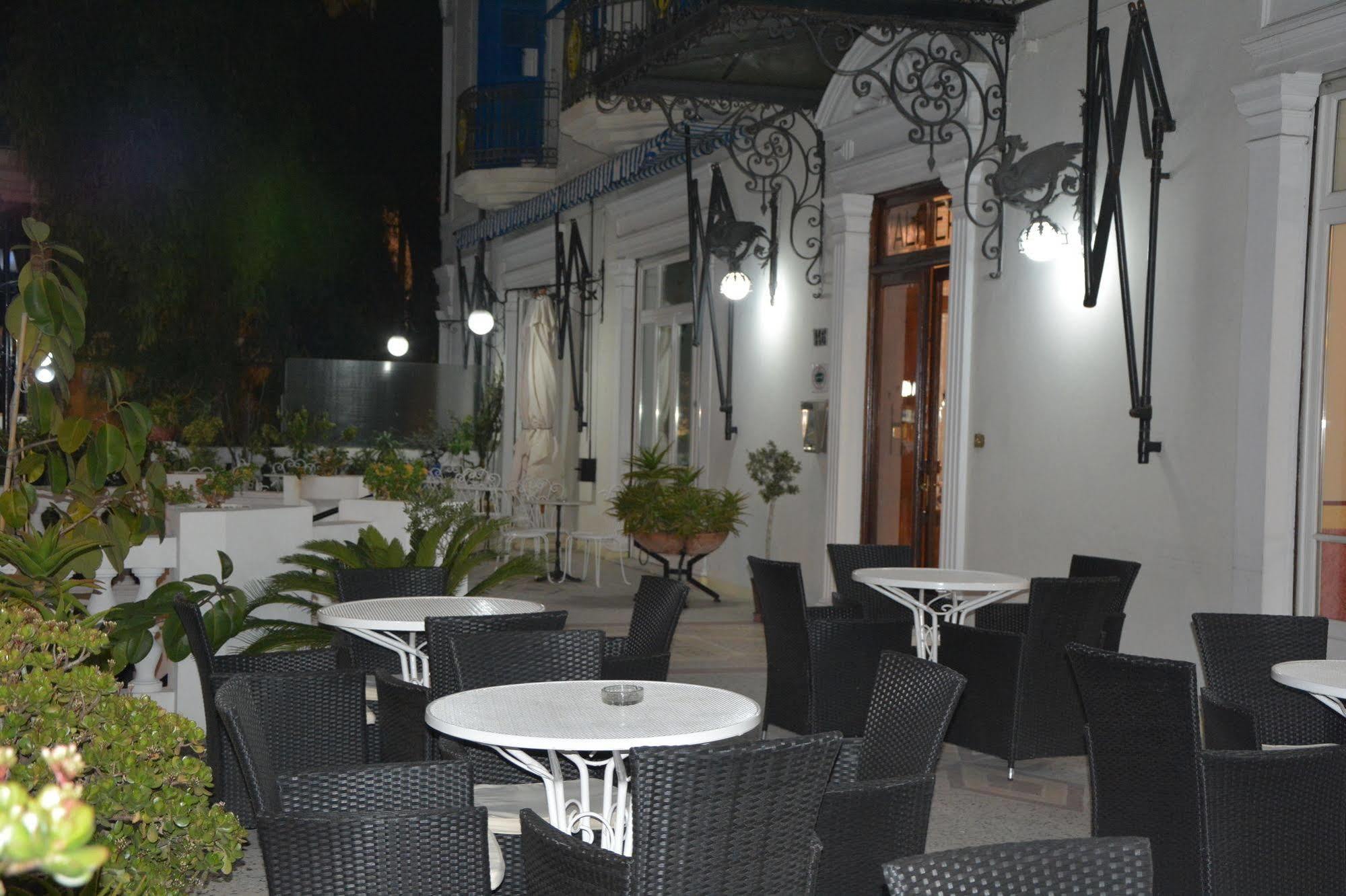 Hotel Alfieri Alassio Buitenkant foto